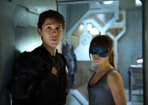 the 100 1x06 Octavia et Bellamy Arche