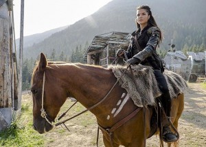 the 100 3x01 Octavia sur un cheval