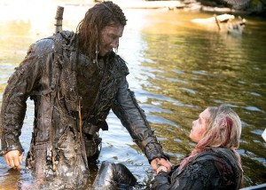 the 100 3x02 Clarke blonde et Roan